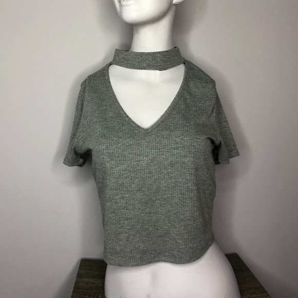 Jella C. Crop Top - Picture 1 of 4